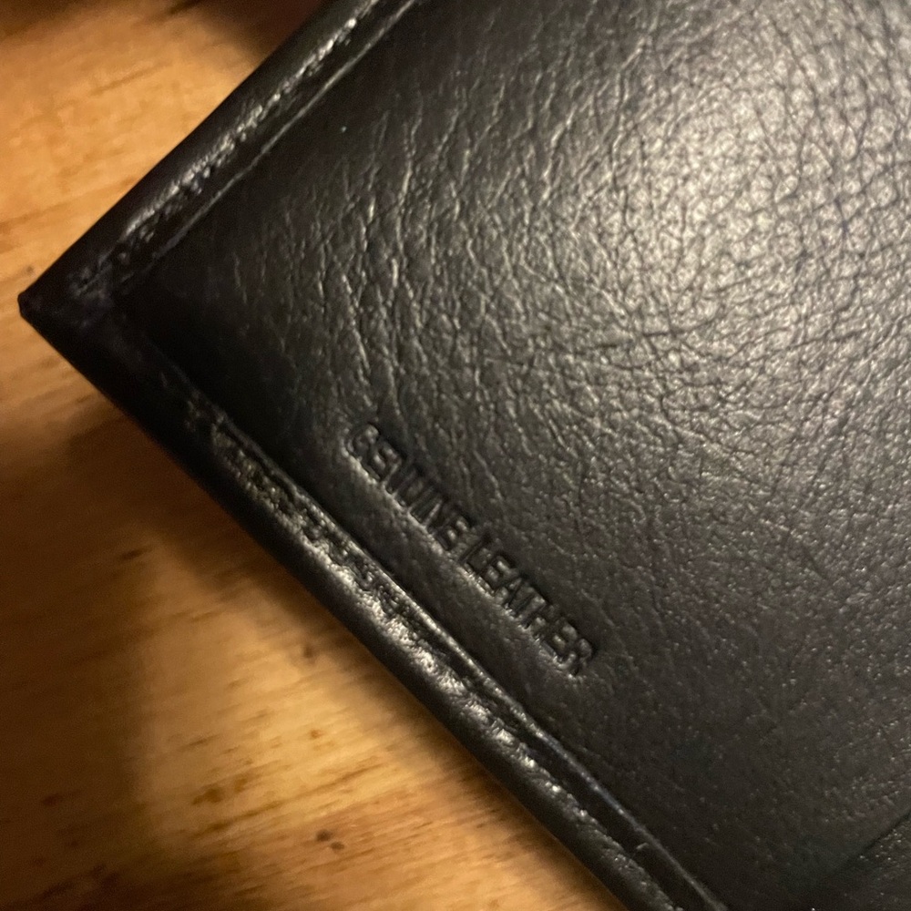 Perry Ellis wallet - Picture 2 of 5